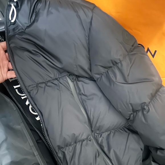 Brand new Moncler - Picture 3 of 3